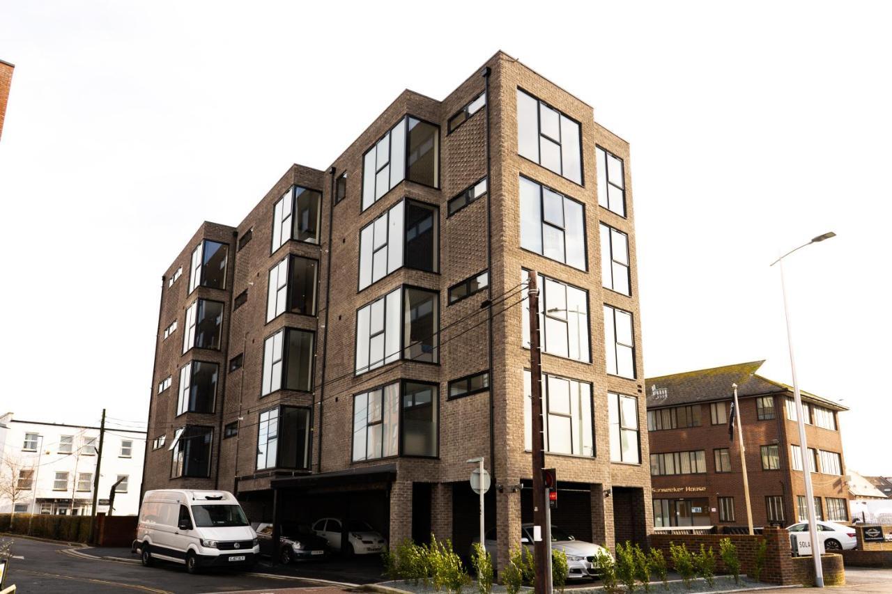 Beautiful Two Bedroom Harbour Side Apartment Poole Exterior photo